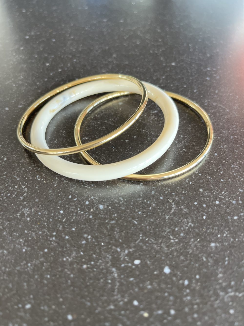 Set van 3 armbanden goud met ivoorwit