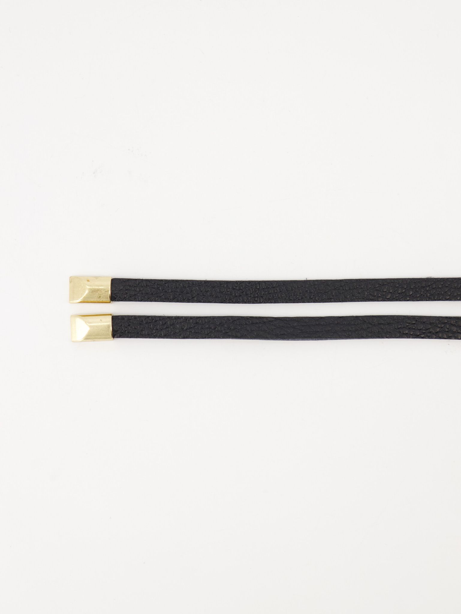 lucia-classic-grain-wikkelriemen-zwart-d28-goudkle-2