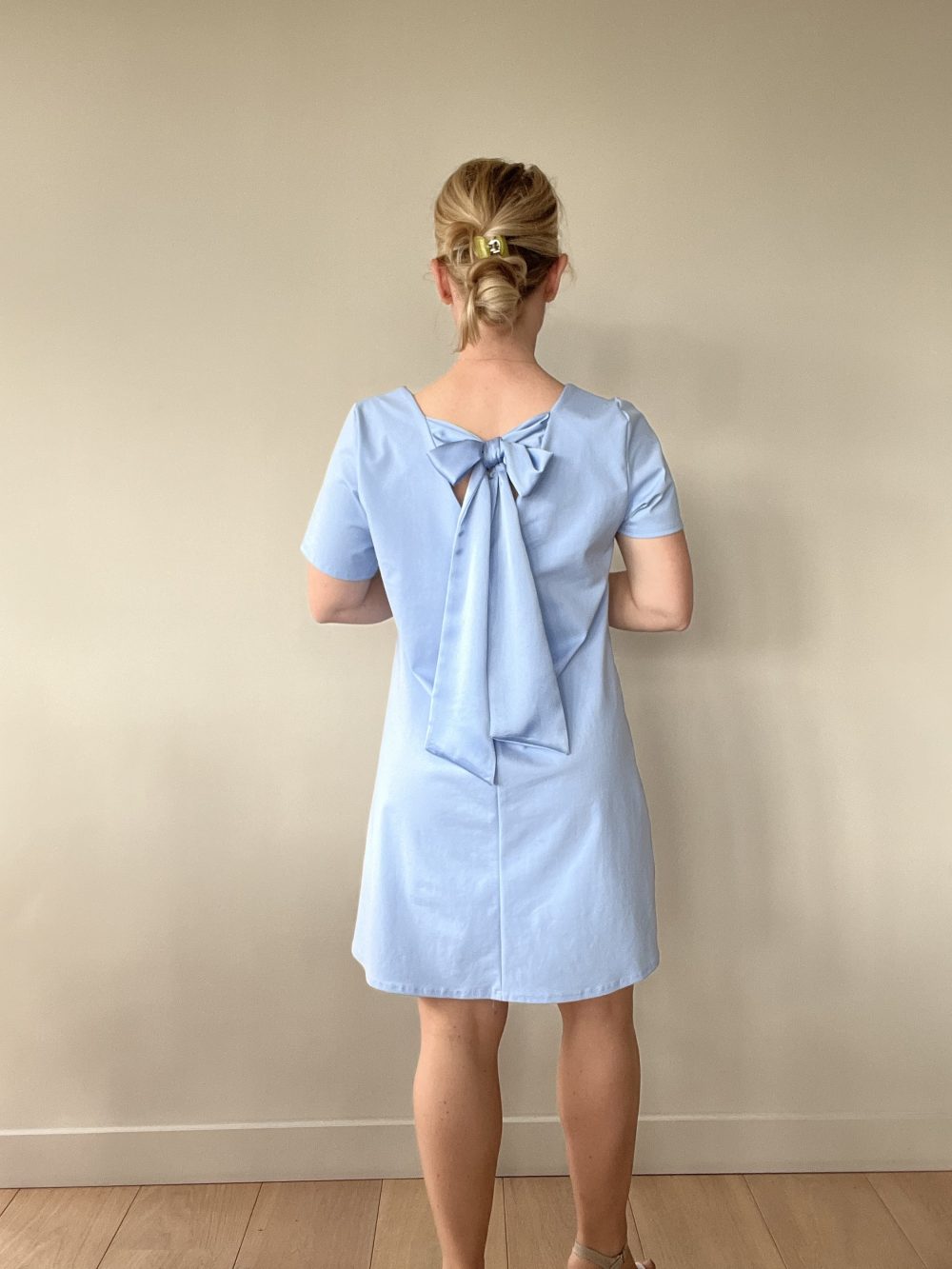 Jurk met strik lichtblauw