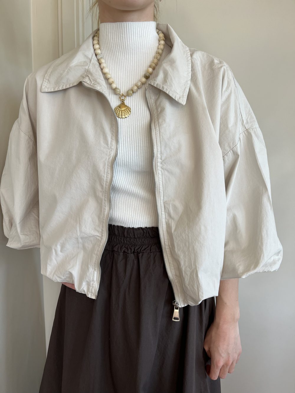 Blouse jasje met pofmouw beige