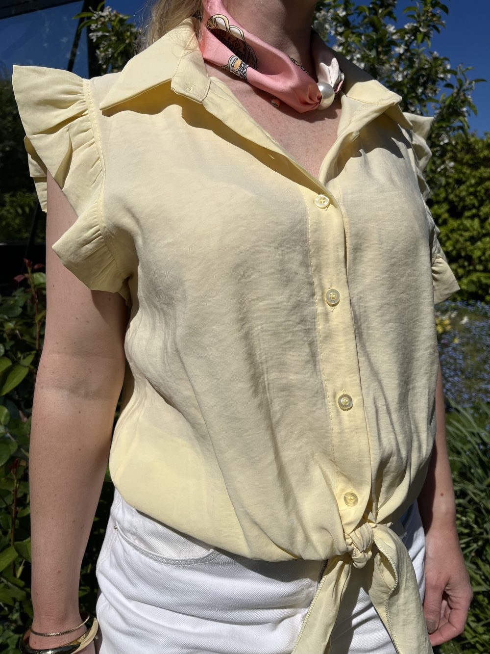 Blouse met volants geel
